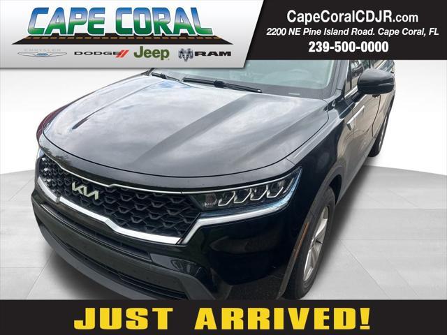 Photo of 2022 Ebony Black Kia Sorento