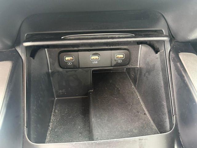 Photo of 2022 Ebony Black Kia Sorento