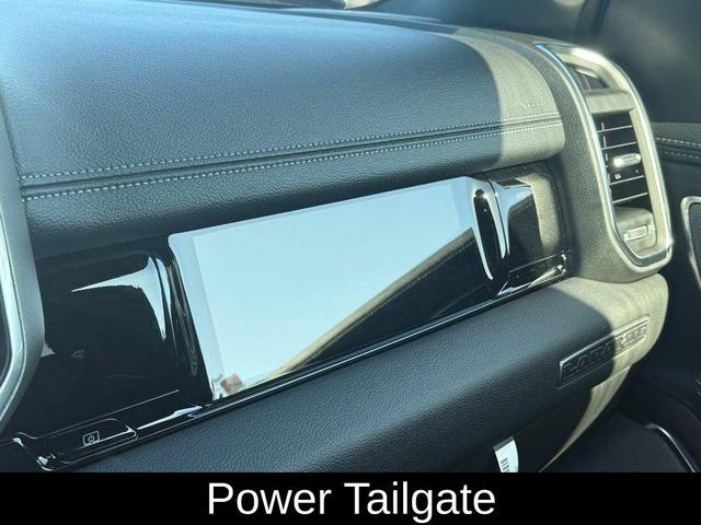 Photo of 2026 Diamond Black Crystal Pearlcoat RAM 1500