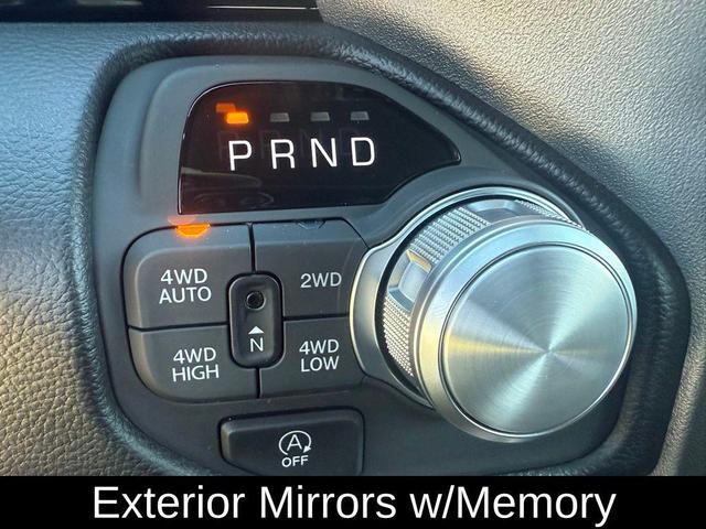 Photo of 2026 Diamond Black Crystal Pearlcoat RAM 1500