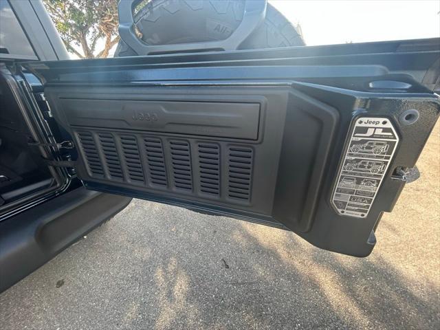 Photo of 2025 Fathom Blue Pearlcoat Jeep Wrangler
