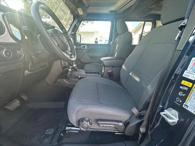 Photo of 2025 Fathom Blue Pearlcoat Jeep Wrangler