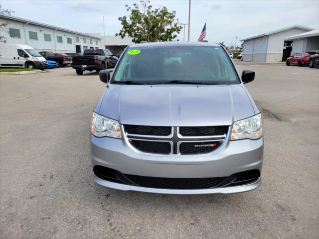 Photo of 2017 Billet Metallic Dodge Grand Caravan
