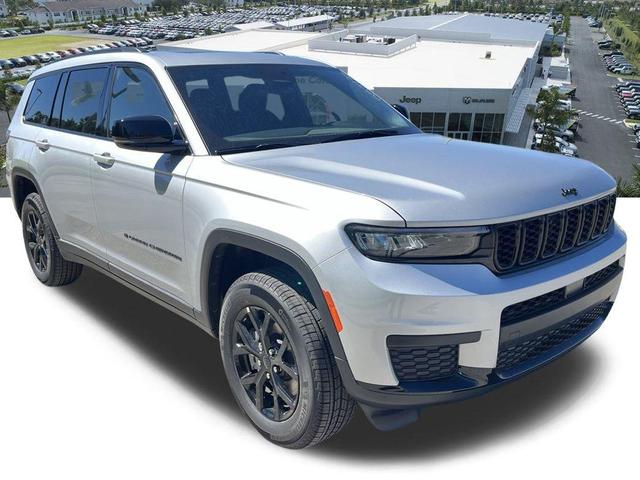 Photo of 2025 Silver Zynith Jeep Grand Cherokee L