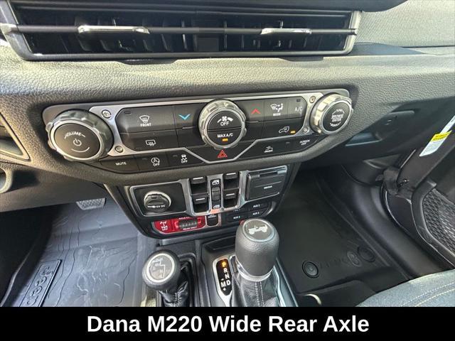 Photo of 2025 Granite Crystal Metallic Clearcoat Jeep Wrangler