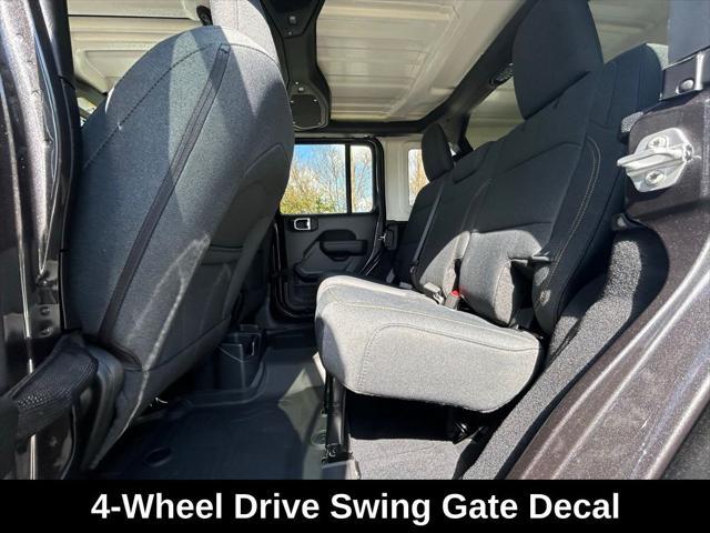 Photo of 2025 Granite Crystal Metallic Clearcoat Jeep Wrangler