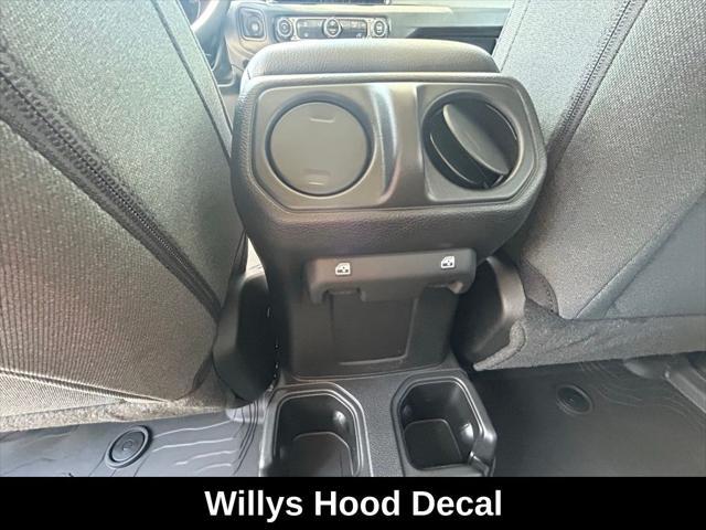 Photo of 2025 Granite Crystal Metallic Clearcoat Jeep Wrangler