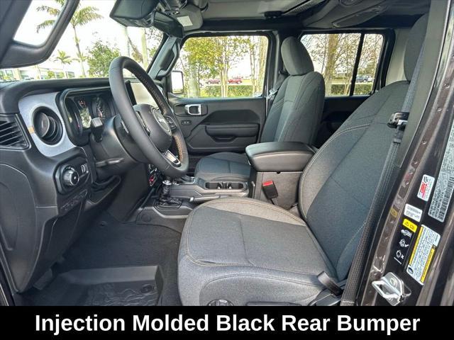 Photo of 2025 Granite Crystal Metallic Clearcoat Jeep Wrangler
