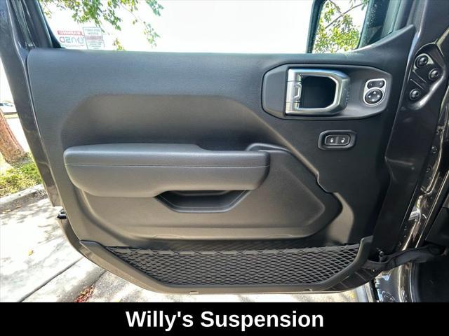 Photo of 2025 Granite Crystal Metallic Clearcoat Jeep Wrangler