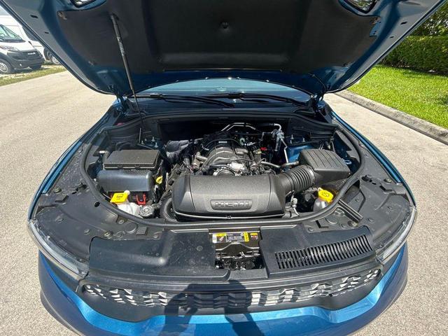 Photo of 2025 Frostbite Pearlcoat Dodge Durango