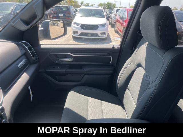 Photo of 2025 Granite Crystal Metallic Clearcoat RAM 1500