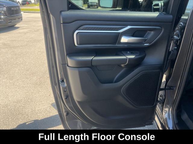 Photo of 2025 Granite Crystal Metallic Clearcoat RAM 1500