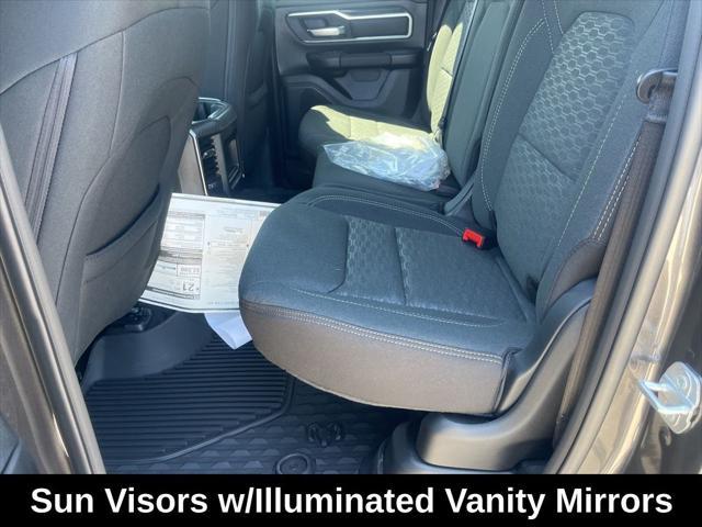 Photo of 2025 Granite Crystal Metallic Clearcoat RAM 1500