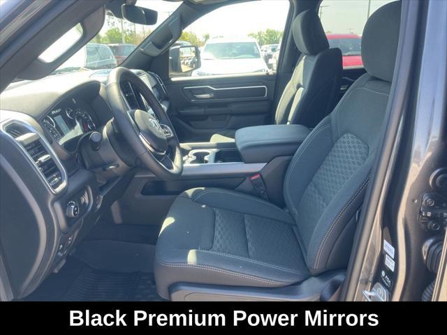 Photo of 2025 Granite Crystal Metallic Clearcoat RAM 1500