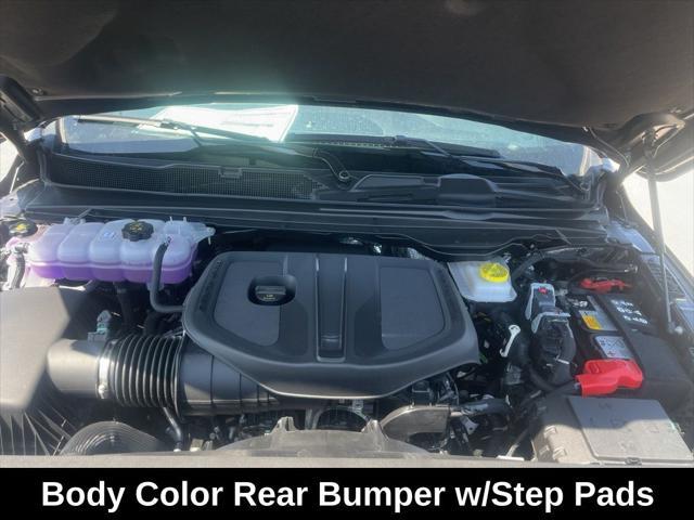 Photo of 2025 Granite Crystal Metallic Clearcoat RAM 1500