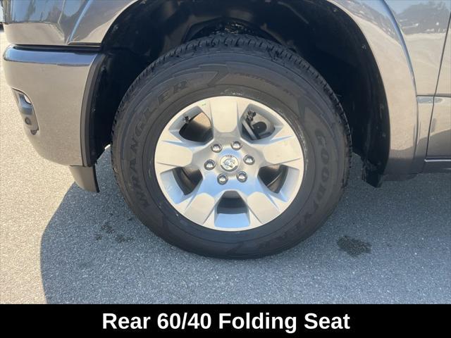 Photo of 2025 Granite Crystal Metallic Clearcoat RAM 1500