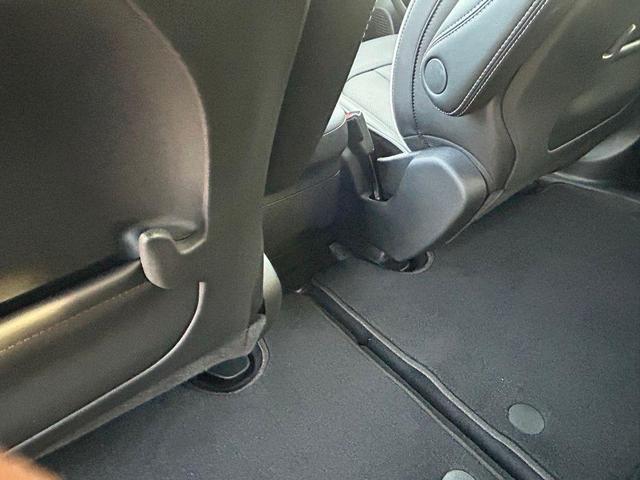 Photo of 2025 Ceramic Gray Clearcoat Chrysler Pacifica