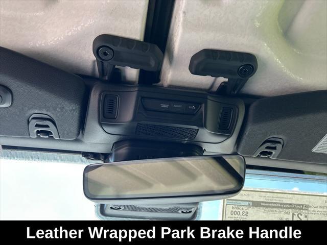 Photo of 2025 Bright White Clearcoat Jeep Wrangler