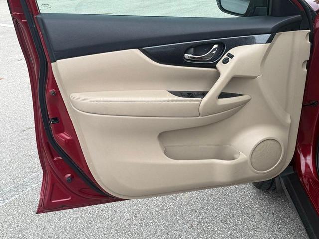 Photo of 2015 Cayenne Red Nissan Rogue