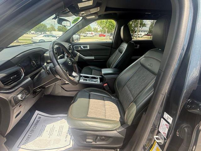 Photo of 2022 Stone Blue Metallic Ford Explorer