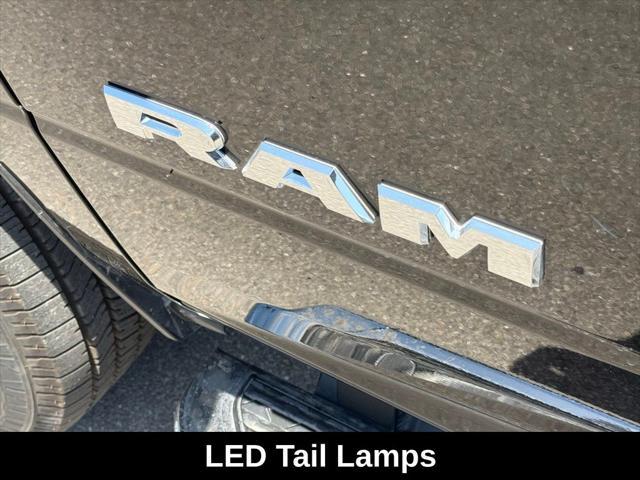 Photo of 2025 Diamond Black Crystal Pearlcoat RAM 2500