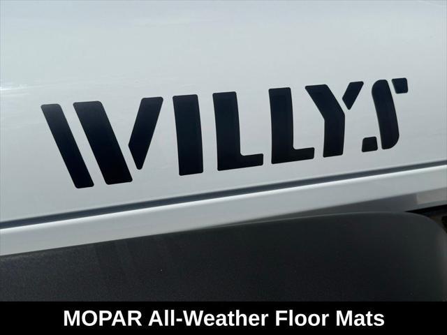 Photo of 2025 Bright White Clearcoat Jeep Wrangler