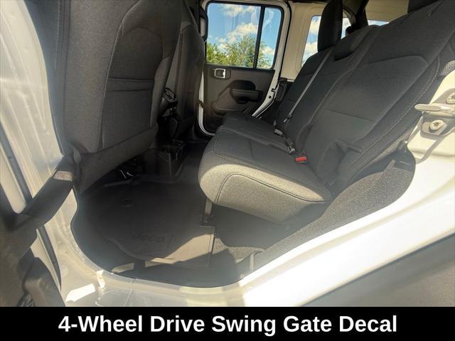 Photo of 2025 Bright White Clearcoat Jeep Wrangler