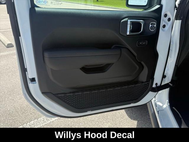 Photo of 2025 Bright White Clearcoat Jeep Wrangler