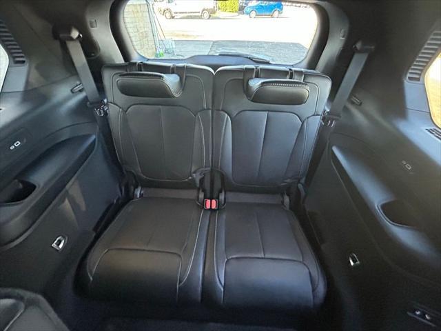 Photo of 2025 Silver Zynith Jeep Grand Cherokee L