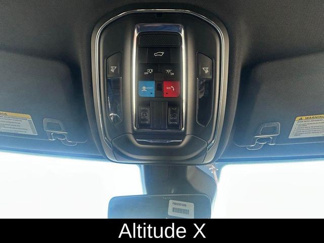 Photo of 2025 Diamond Black Crystal Pearlcoat Jeep Grand Cherokee L