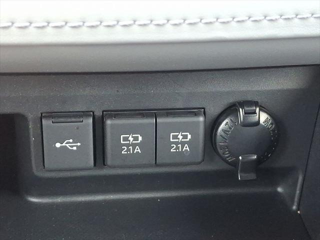 Photo of 2021 Noon Dust Toyota Highlander