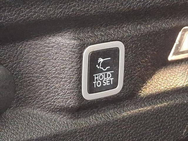 Photo of 2021 Baltic Gray Metallic Clearcoat Jeep Grand Cherokee L