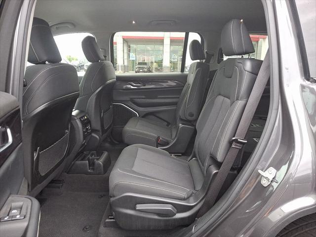 Photo of 2021 Baltic Gray Metallic Clearcoat Jeep Grand Cherokee L