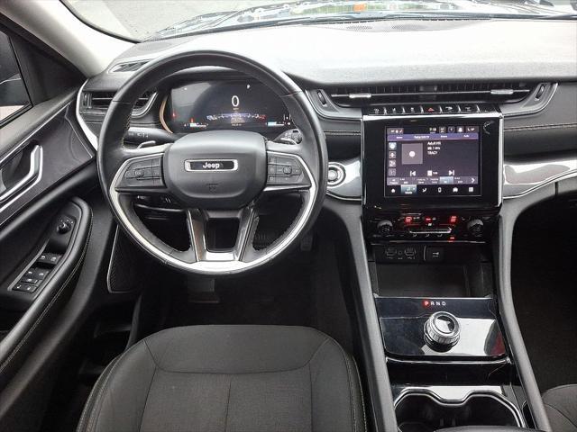 Photo of 2021 Baltic Gray Metallic Clearcoat Jeep Grand Cherokee L