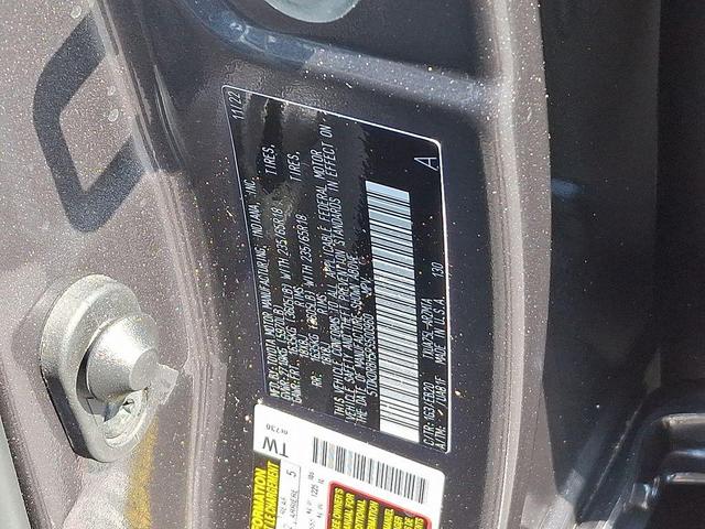 Photo of 2023 Magnetic Gray Metallic Toyota Highlander