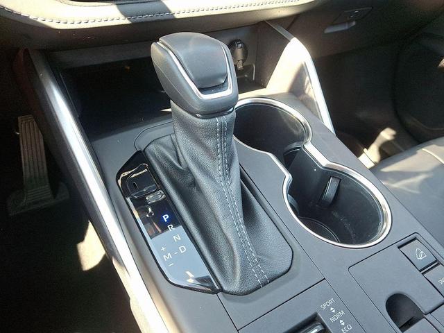 Photo of 2023 Magnetic Gray Metallic Toyota Highlander