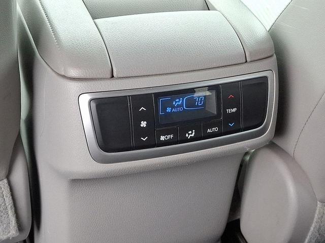 Photo of 2015 Silver Sky Metallic Toyota Highlander