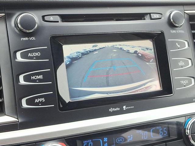 Photo of 2015 Silver Sky Metallic Toyota Highlander