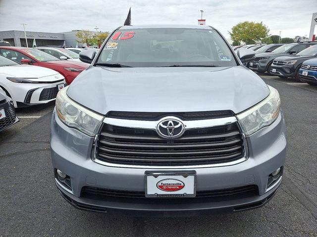 Photo of 2015 Silver Sky Metallic Toyota Highlander