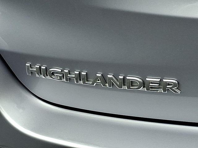 Photo of 2015 Silver Sky Metallic Toyota Highlander
