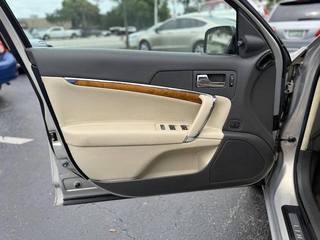 Photo of 2010 Tan Lincoln MKZ