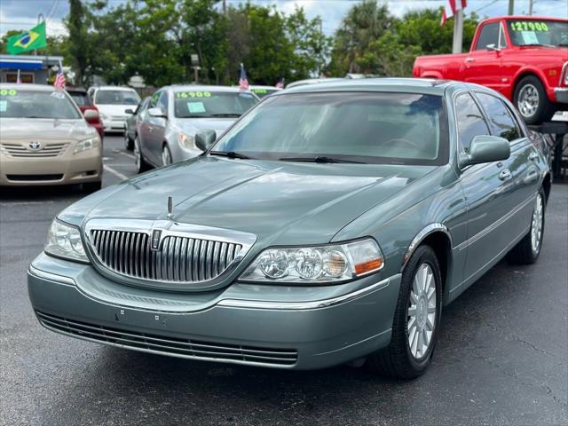 2005 Lincoln Town Car