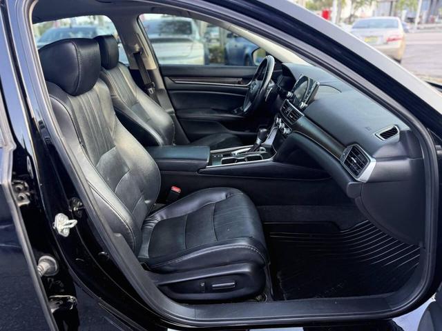 Photo of 2018 Crystal Black Pearl Honda Accord