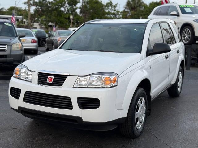 Photo of 2006 White Saturn Vue