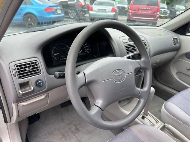Photo of 2000 Silverstream Opal Toyota Corolla