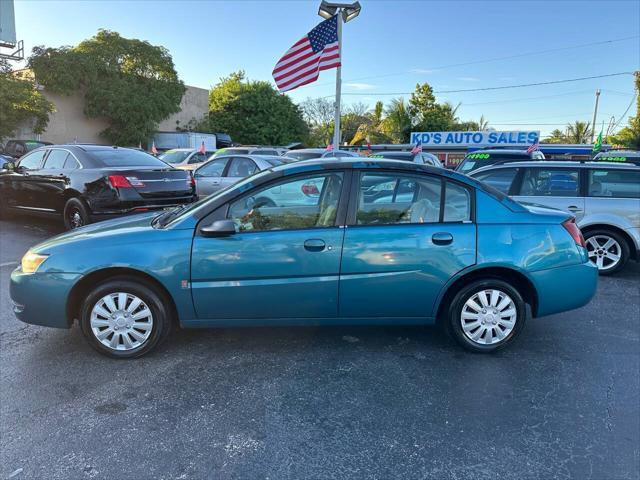 Photo of 2005 Dragonfly Green Saturn Ion