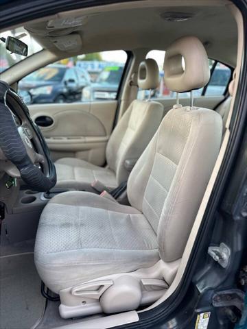 Photo of 2005 Dragonfly Green Saturn Ion