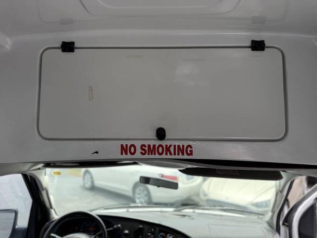 Photo of 2007 Oxford White Clearcoat Ford E250