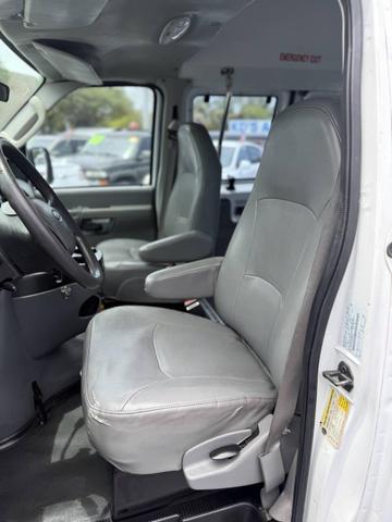 Photo of 2007 Oxford White Clearcoat Ford E250