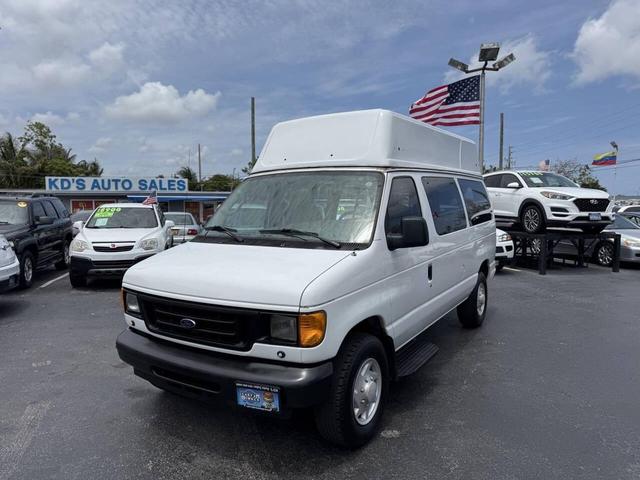 Photo of 2007 Oxford White Clearcoat Ford E250